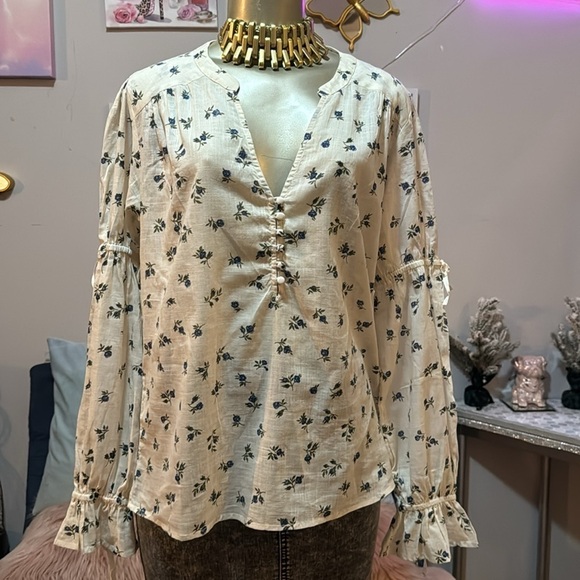 Paige Floral Print Blouse: Size Medium, Long Sleeves, Button V- Neck Collar. - Picture 2 of 10